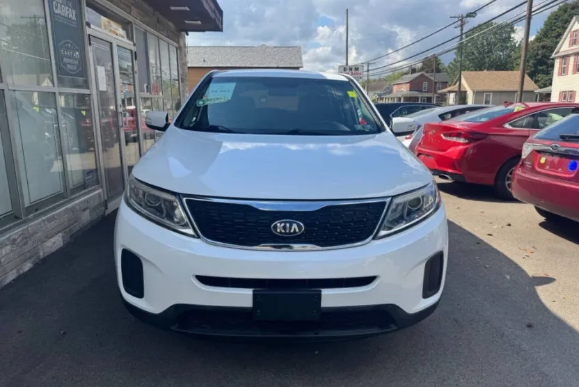 2015 Kia Sorento LX photo 1