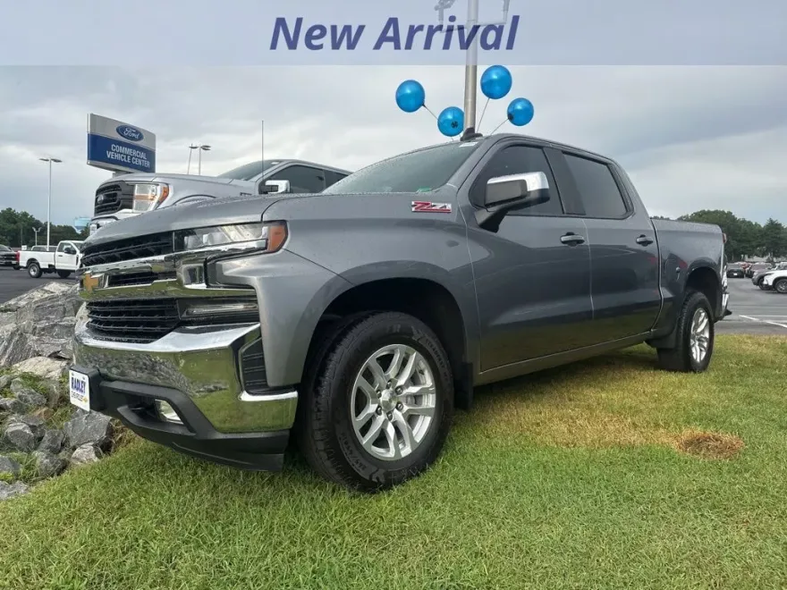 2020 Chevrolet Silverado 1500 LT photo 1
