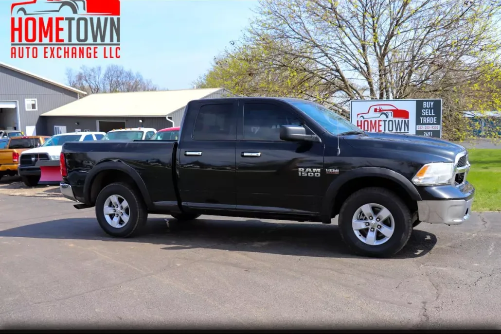 2017 Ram 1500 SLT photo 1