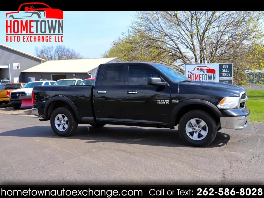 2017 Ram 1500 SLT photo 1