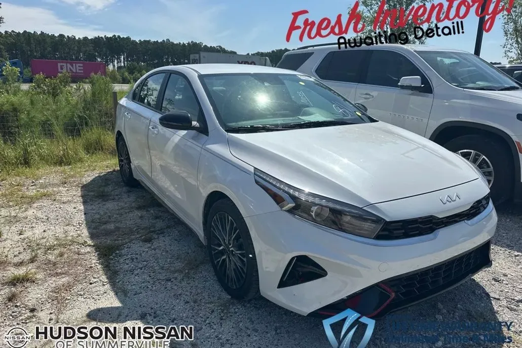 2023 Kia Forte GT-Line photo 1