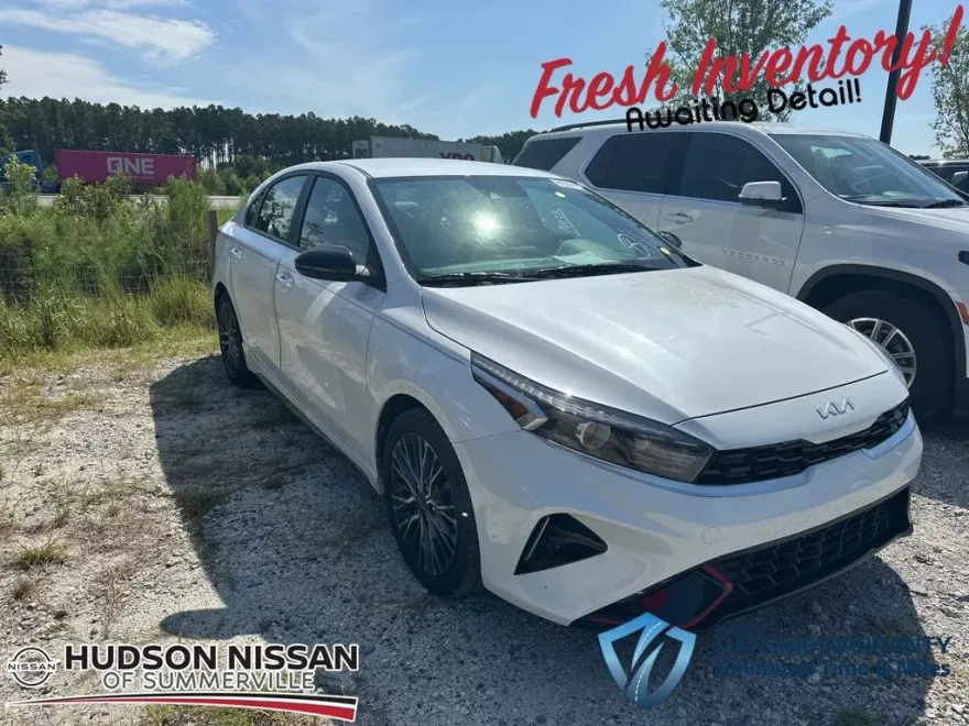 2023 Kia Forte GT-Line photo 1