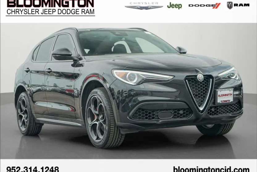 2023 Alfa Romeo Stelvio Ti photo 1