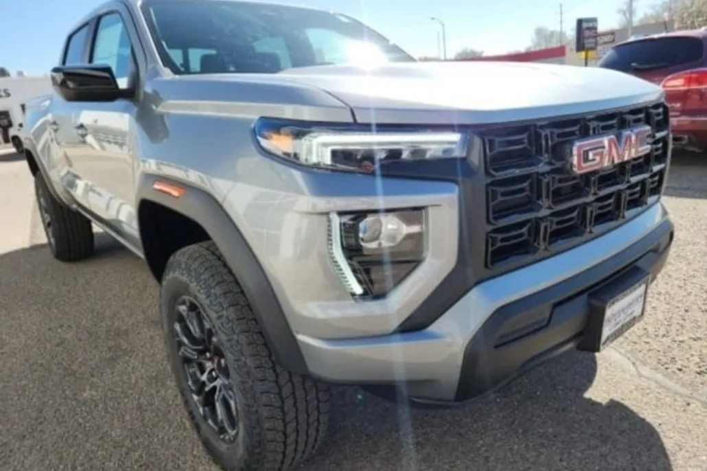 2025 Gmc Canyon Elevation photo 1