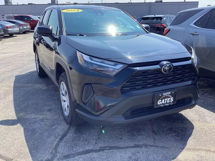 2024 Toyota RAV4 LE photo 1