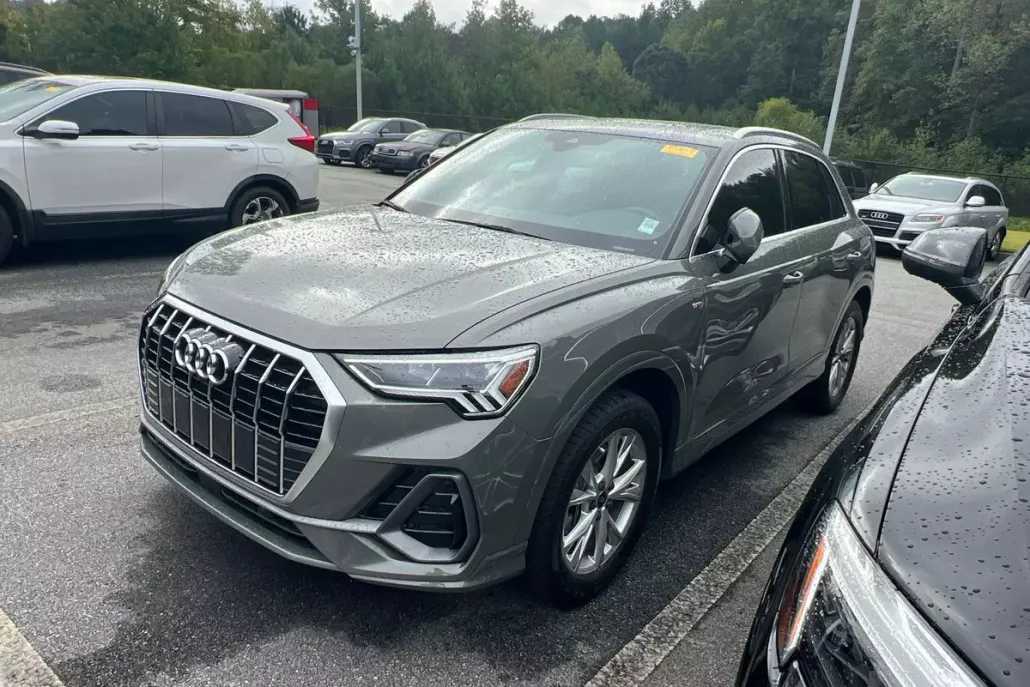 2024 Audi Q3 S line Premium Plus photo 1