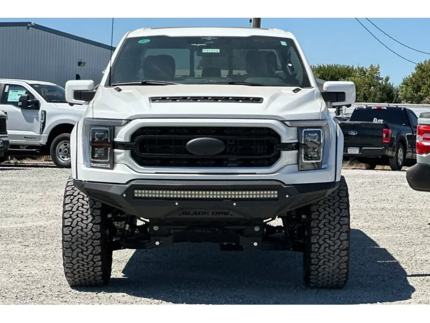 2023 Ford F-150 Lariat photo 2