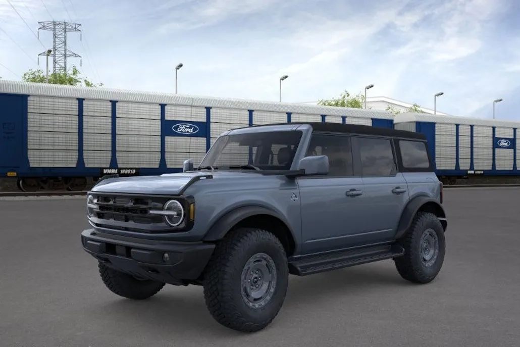 2025 Ford Bronco Outer Banks photo 1