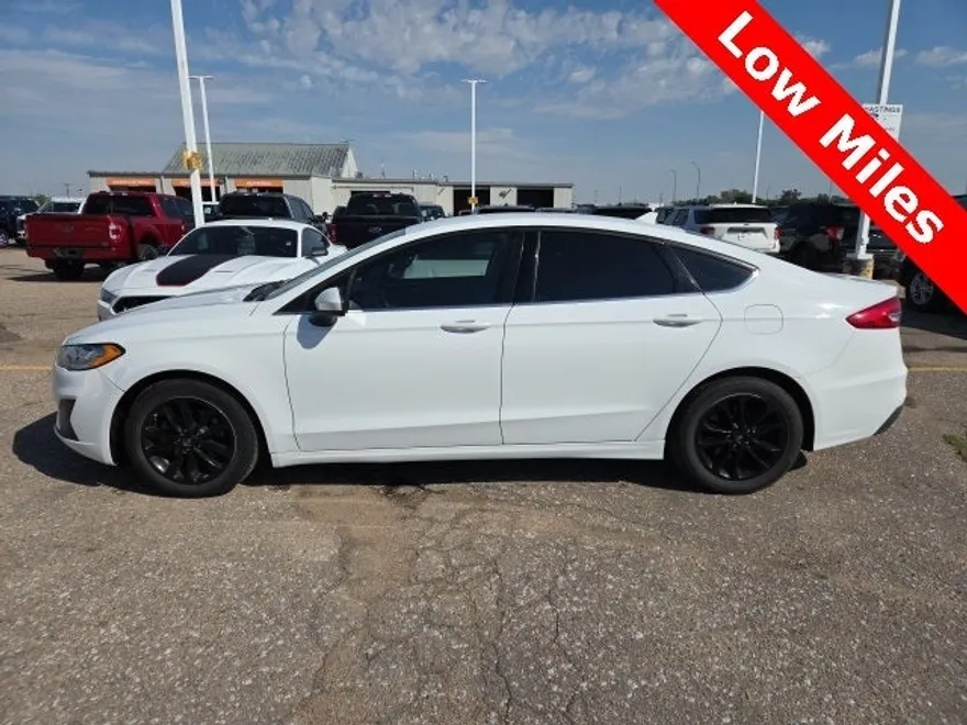 2019 Ford Fusion SE photo 1