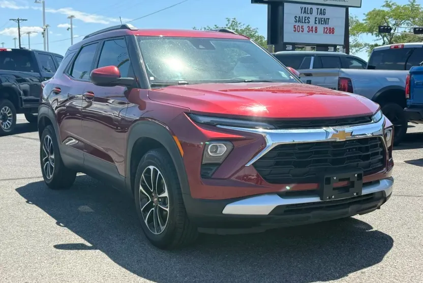 2024 Chevrolet Trailblazer LT photo 1