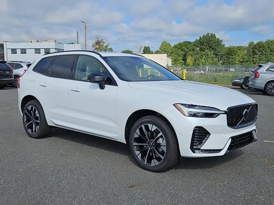 2026 Volvo XC60 B5 Plus photo 1