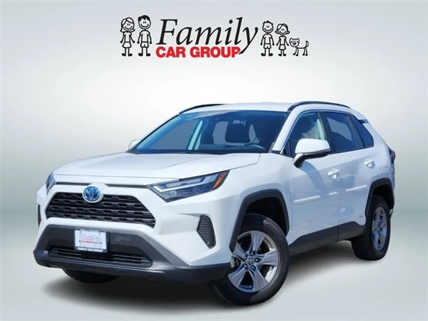 2023 Toyota RAV4 Hybrid LE photo 1