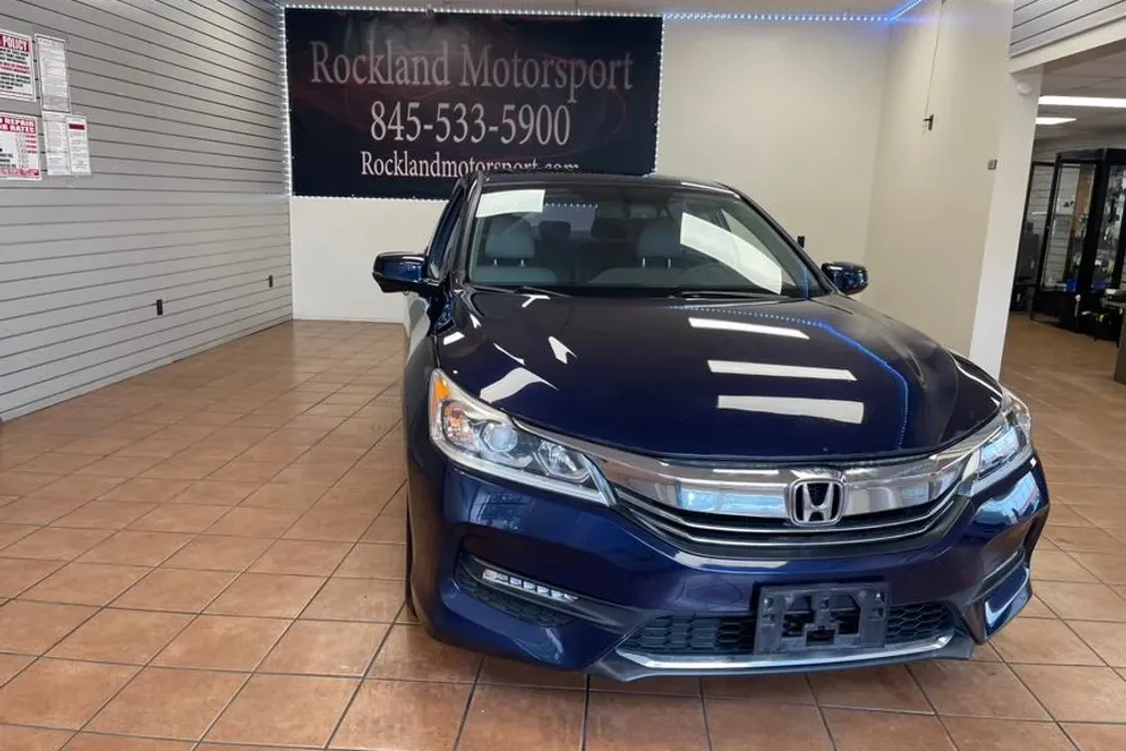 2016 Honda Accord EX-L photo 1