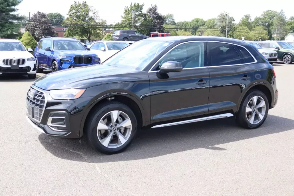 2022 Audi Q5 Premium Plus photo 1