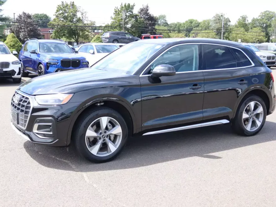 2022 Audi Q5 Premium Plus photo 1