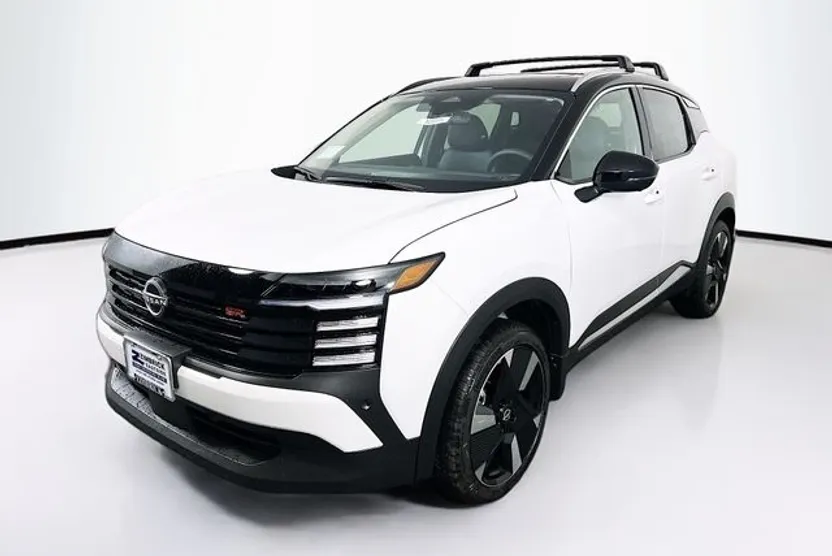 2026 Nissan Kicks SR photo 1