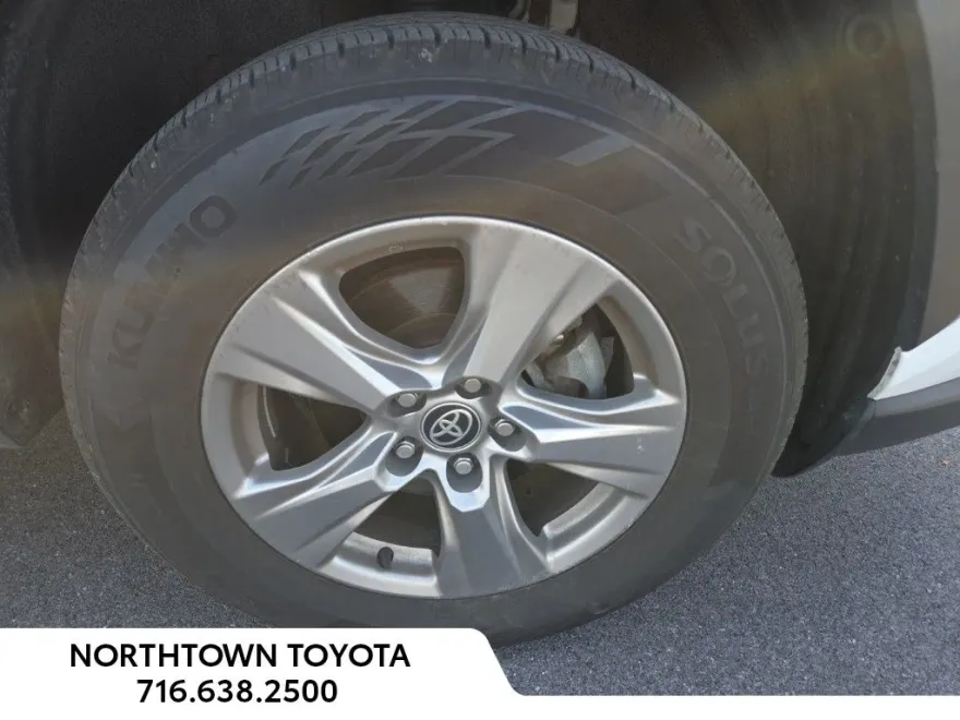 2024 Toyota RAV4 XLE photo 1