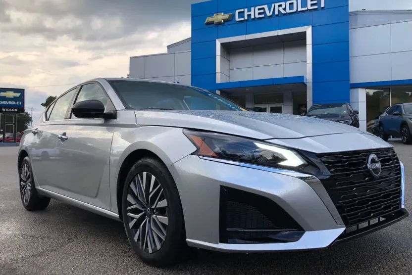 2024 Nissan Altima 2.5 SV photo 1