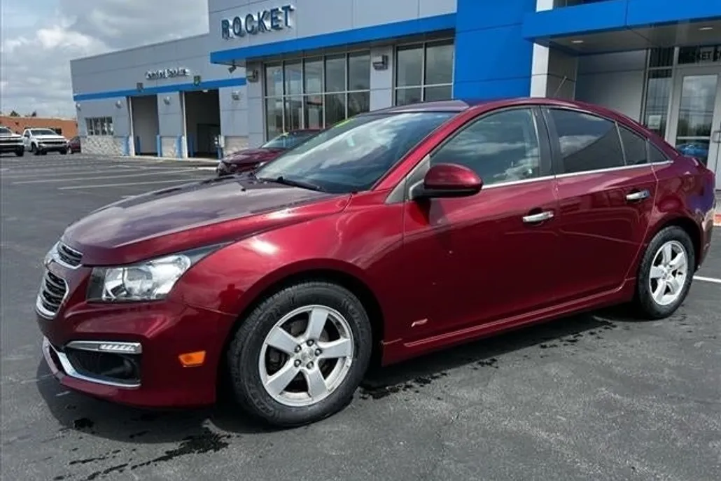 2016 Chevrolet Cruze photo 1