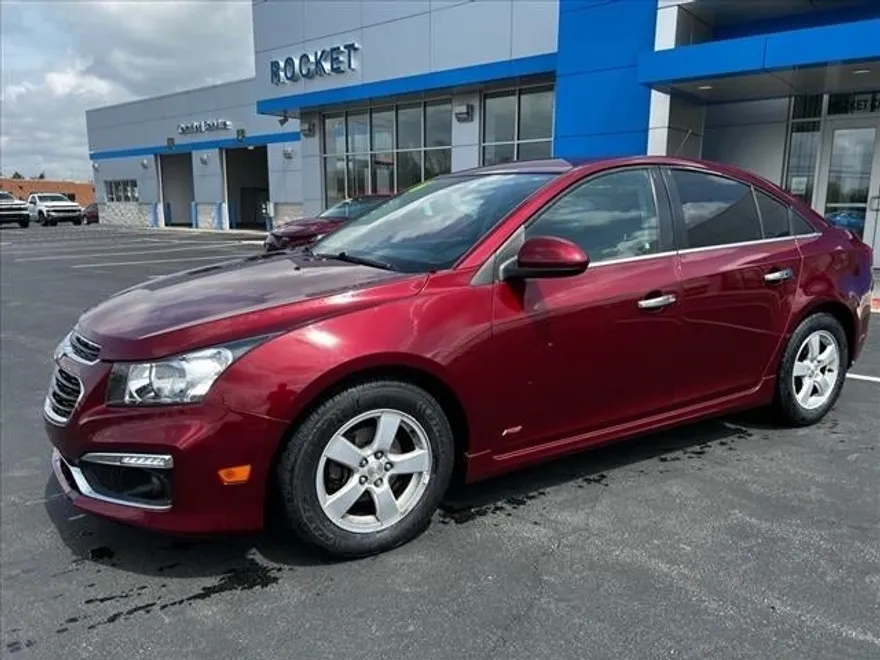 2016 Chevrolet Cruze photo 1