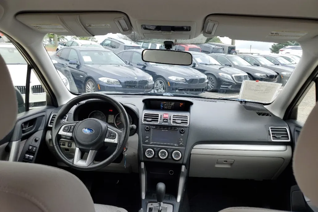 2017 Subaru Forester 2.5i Premium photo 1