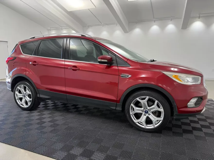 2019 Ford Escape Titanium photo 1