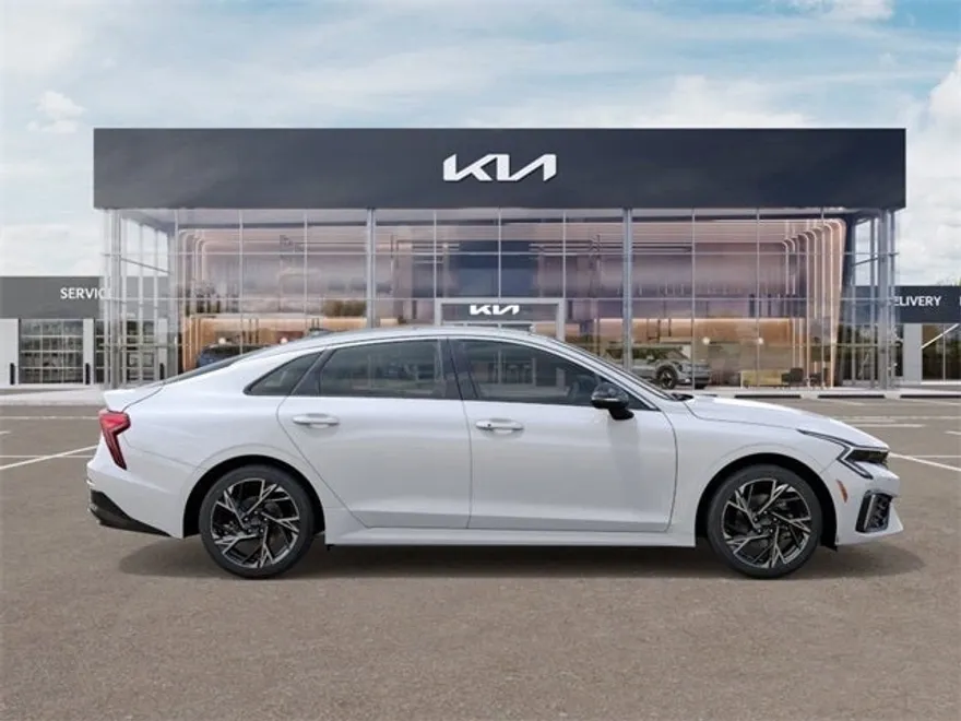 2025 Kia K5 GT-Line photo 7