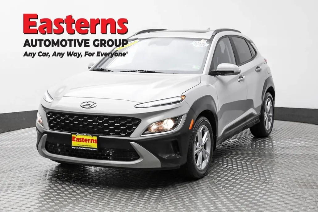 2022 Hyundai Kona SEL photo 1