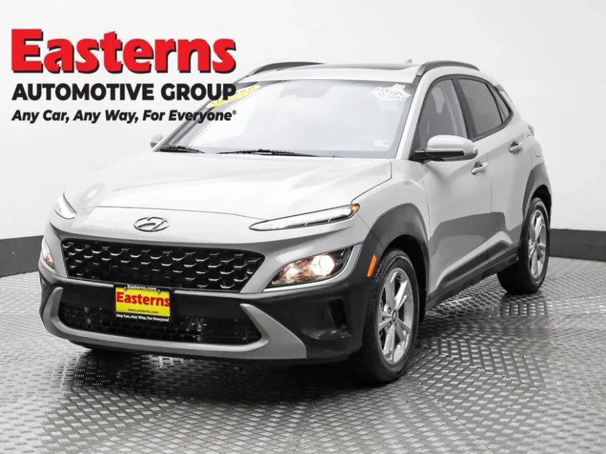 2022 Hyundai Kona SEL photo 1