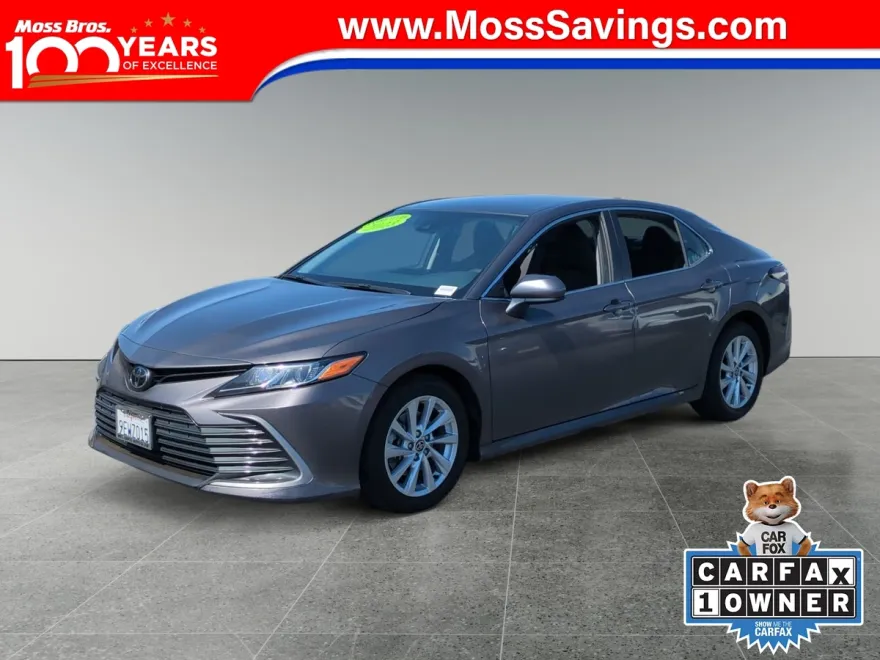 2023 Toyota Camry LE photo 1