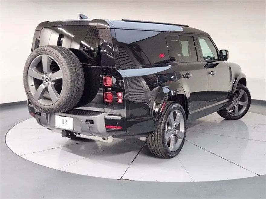 2024 Land Rover Defender 130 Outbound photo 1
