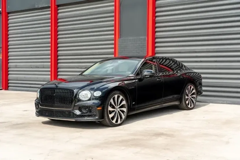 2021 Bentley Flying Spur V8 photo 1