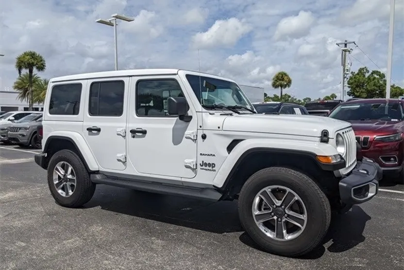 2021 Jeep Wrangler Unlimited Sahara photo 1