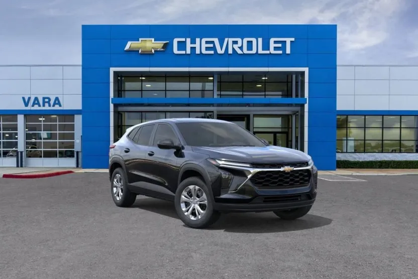 2026 Chevrolet Trax LS photo 1