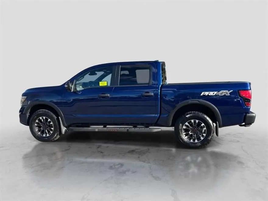 2023 Nissan Titan Platinum Reserve Crew Cab photo 1