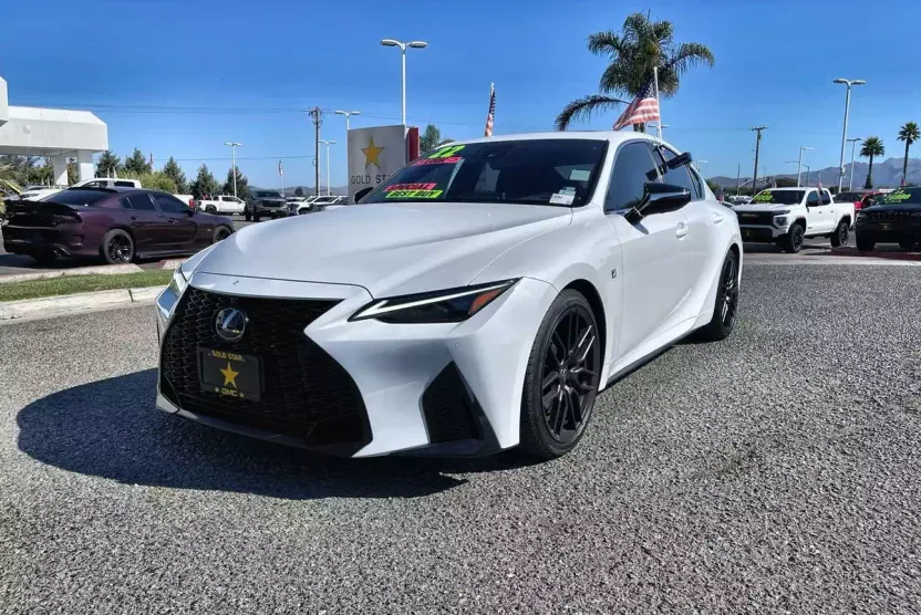 2022 Lexus IS 350 F SPORT photo 1