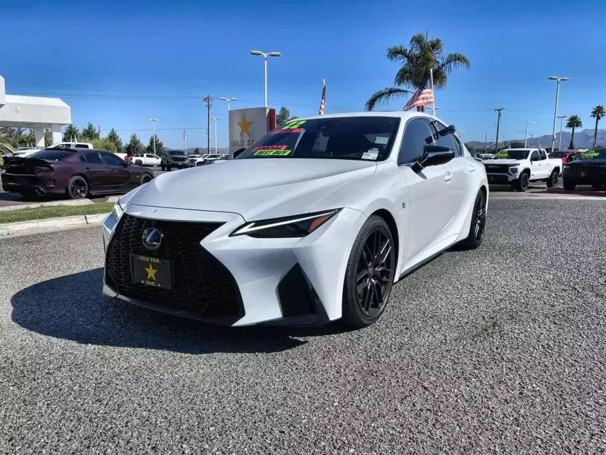 2022 Lexus IS 350 F SPORT photo 1