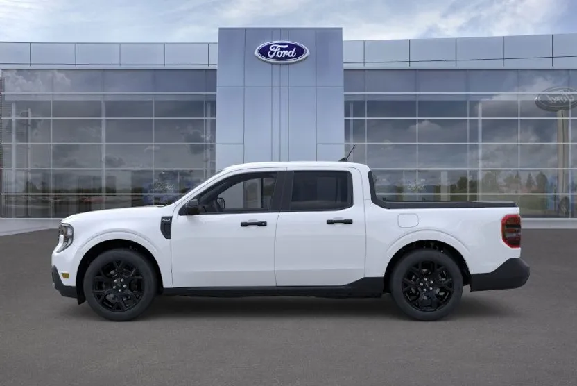 2025 Ford Maverick XLT photo 1