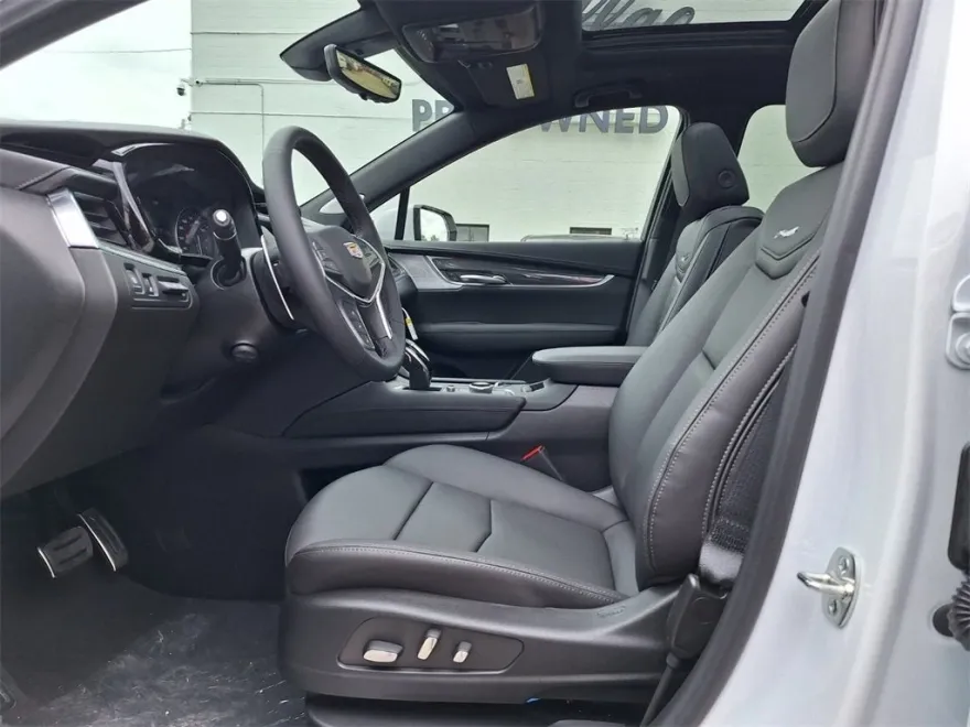 2025 Cadillac XT5 Sport photo 11