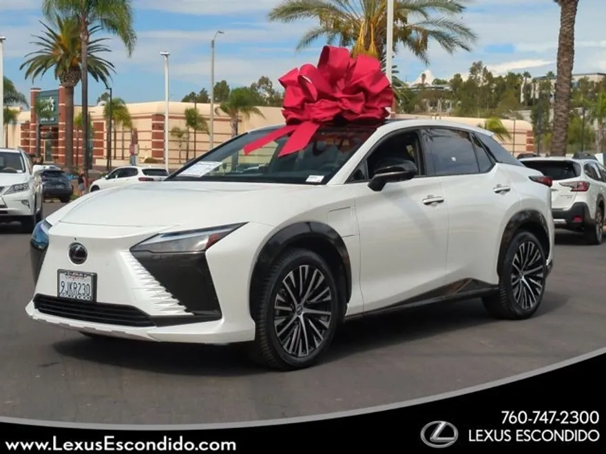 2023 Lexus RZ 450e Luxury photo 1