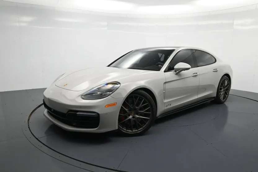2020 Porsche Panamera GTS photo 1
