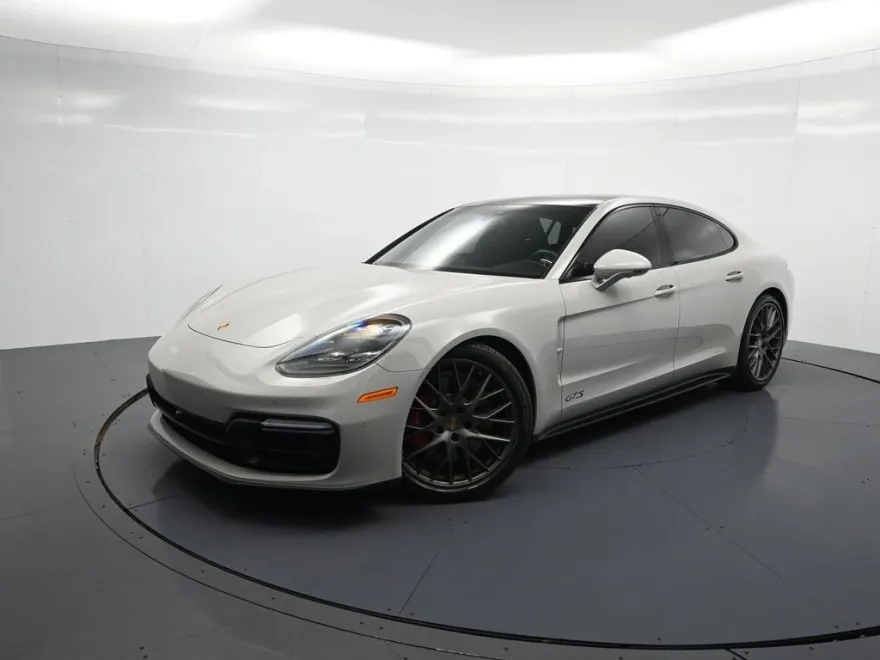 2020 Porsche Panamera GTS photo 1