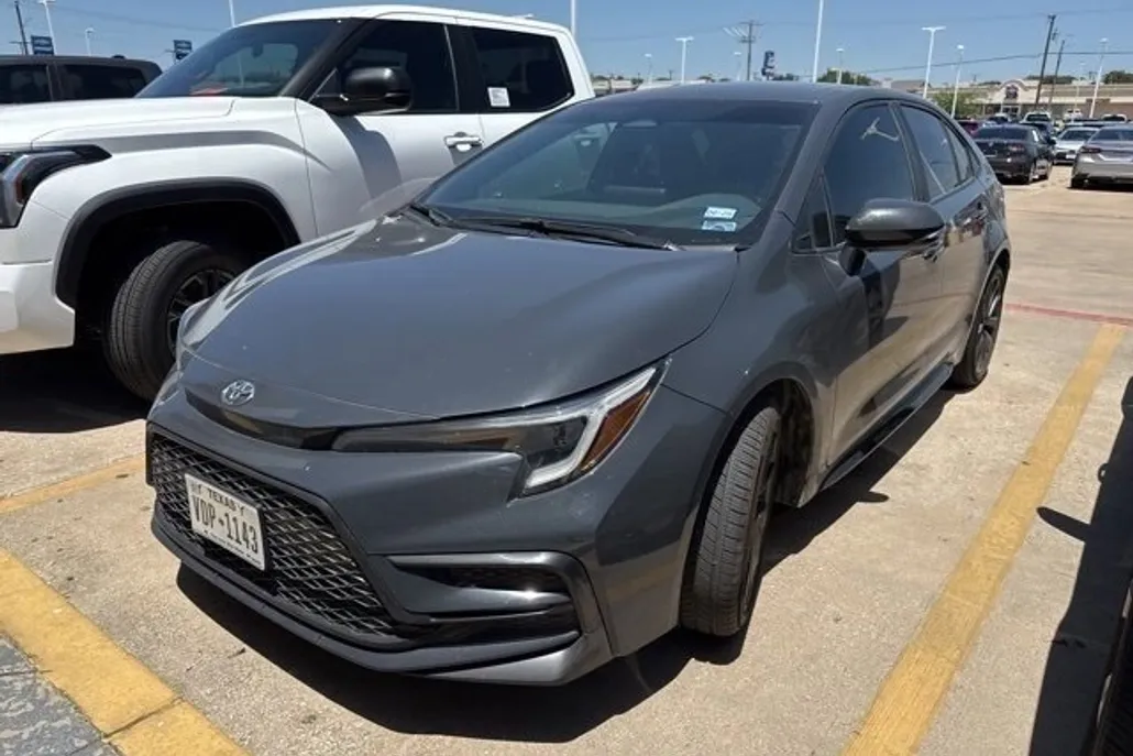 2024 Toyota Corolla SE photo 1