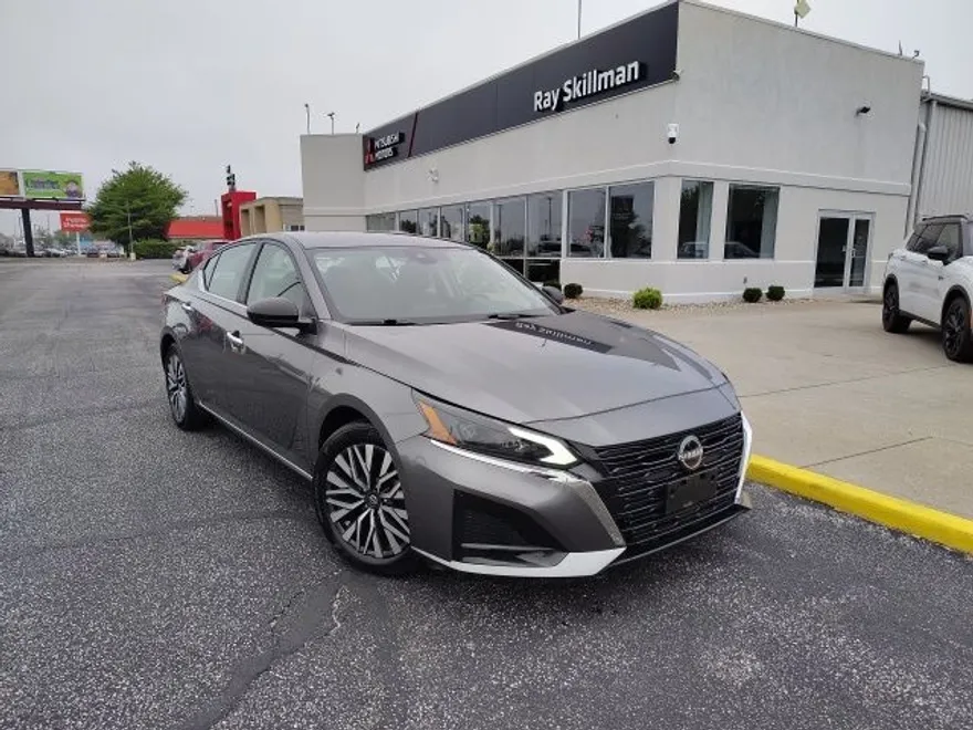 2024 Nissan Altima 2.5 SV photo 1