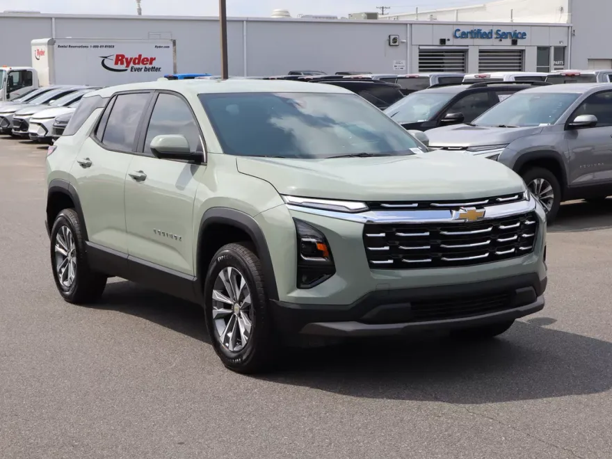 2026 Chevrolet Equinox LT photo 1