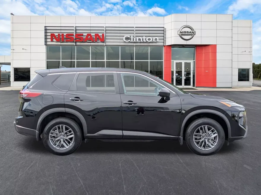 2024 Nissan Rogue S photo 1