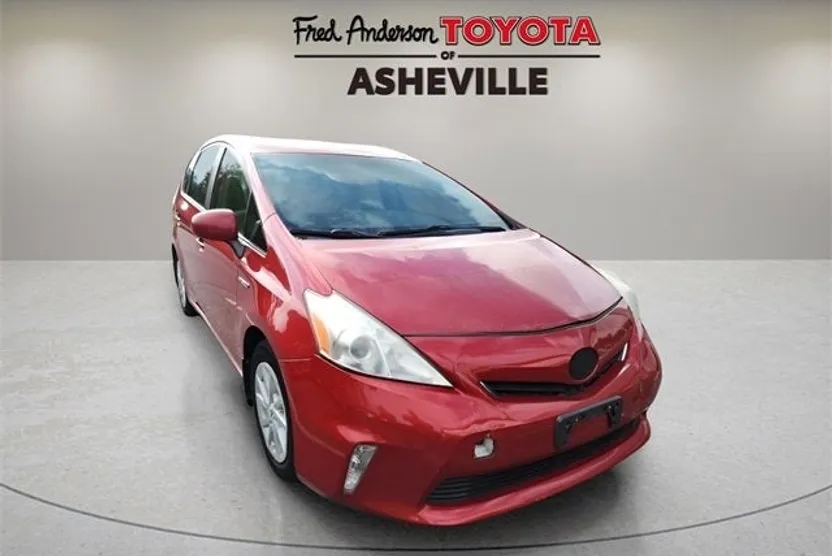 2013 Toyota Prius Two photo 1