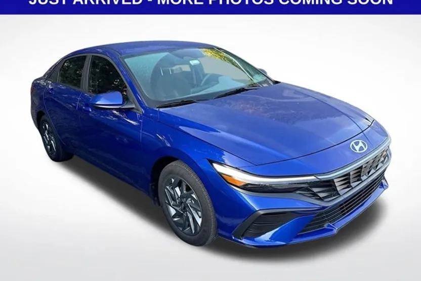 2024 Hyundai Elantra Hybrid Blue photo 1
