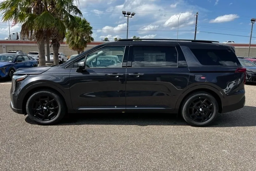 2026 Kia Carnival SX Prestige photo 1