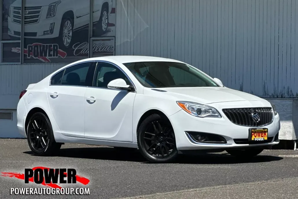 2017 Buick Regal Sport Touring photo 1